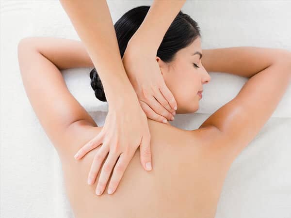 ¿Cuál es el mejor masaje para eliminar una contractura de espalda?